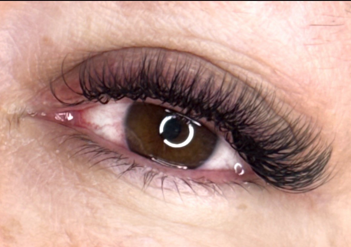 hybrid model of lash extension - North York  of Toronto